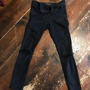Mid rise black ankle jeans
